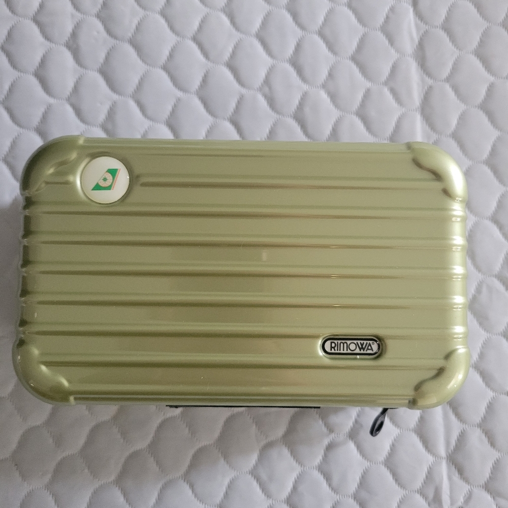 Rimowa case